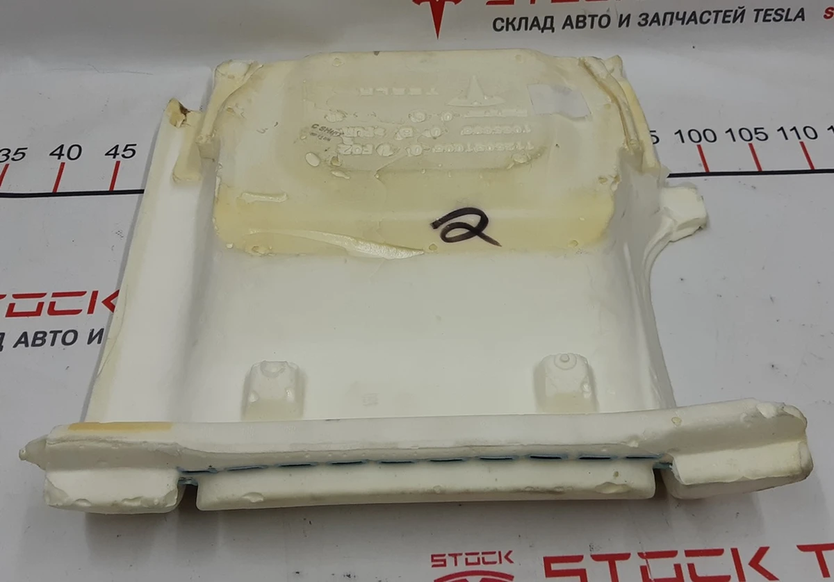Пінний наповнювач нижньої частини сидіння 3-го ряду лівого Tesla model X 1065696B