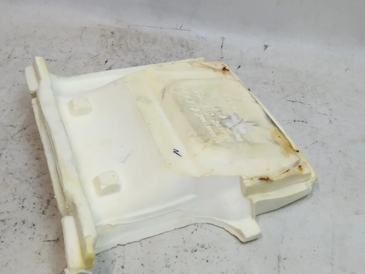 Пінний наповнювач нижній частині сидіння 3-го ряду лівого Tesla model X 1065696D