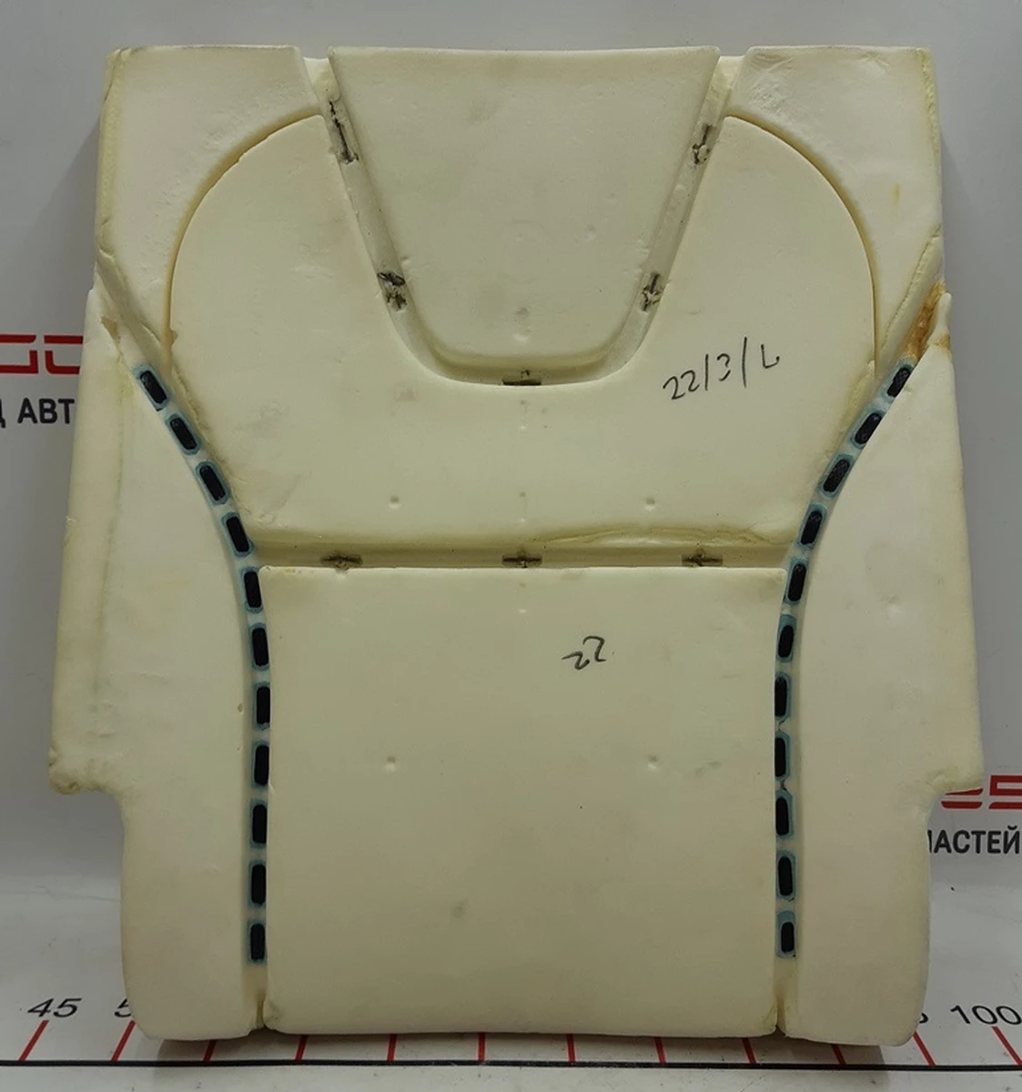 Пінний наповнювач спинки сидіння 3-го ряду лівого Tesla model X 1065698B