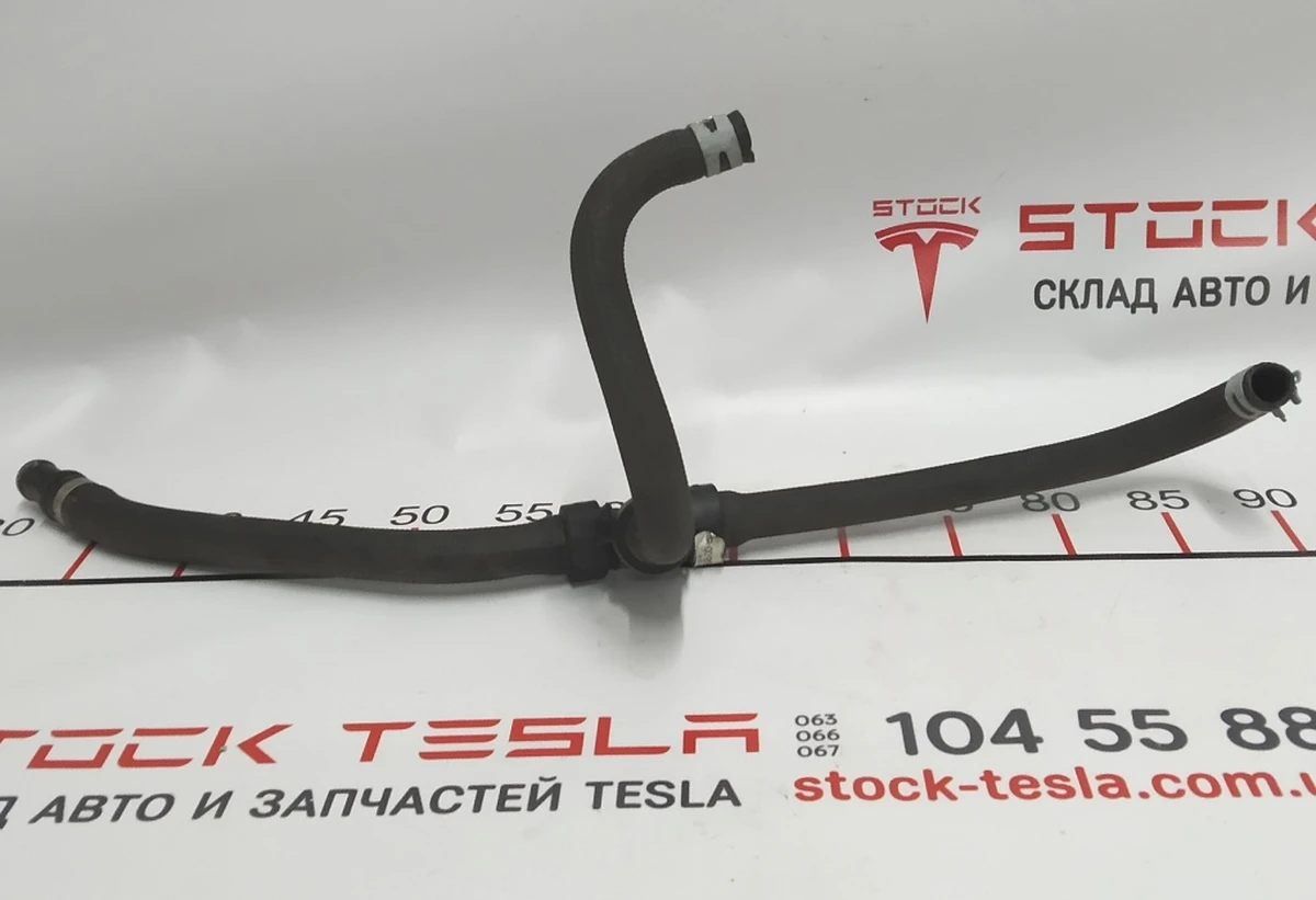 10 Coolant Hose Motor Front Inlet Tesla model S REST 1065858-00-C