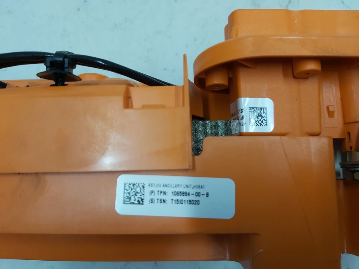 Допоміжний блок керування основної батареї Tesla model S model S REST model X 1065894-00-C