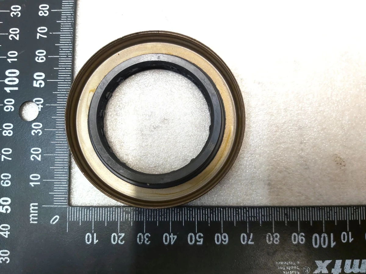 Сальник напівосі двигуна HNBR 44 X 67 Tesla all models 1065932-00-A