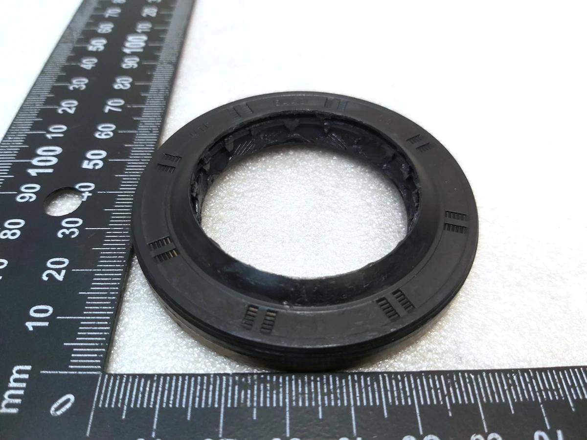 Сальник напівосі двигуна HNBR 44 X 67 Tesla all models 1065932-00-A