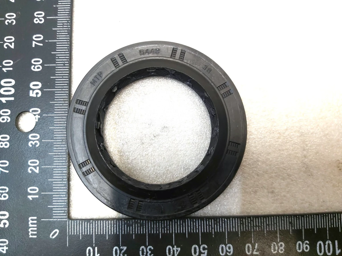 Сальник напівосі двигуна HNBR 44 X 67 Tesla all models 1065932-00-A