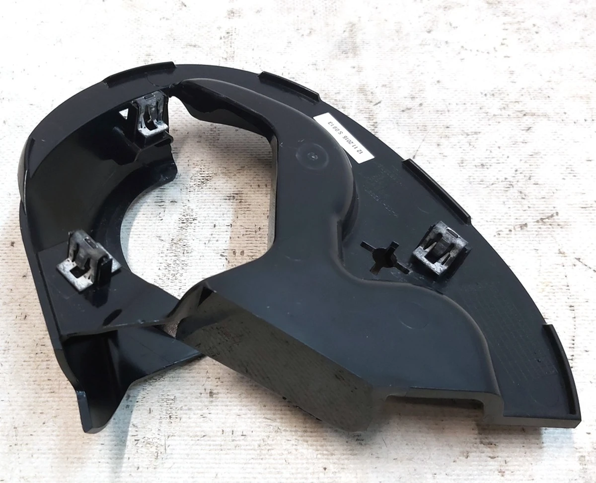 9 Проставка нижньої лівої накладки пасажирського сидіння глянсова Tesla model S REST, model X AG151890-X4