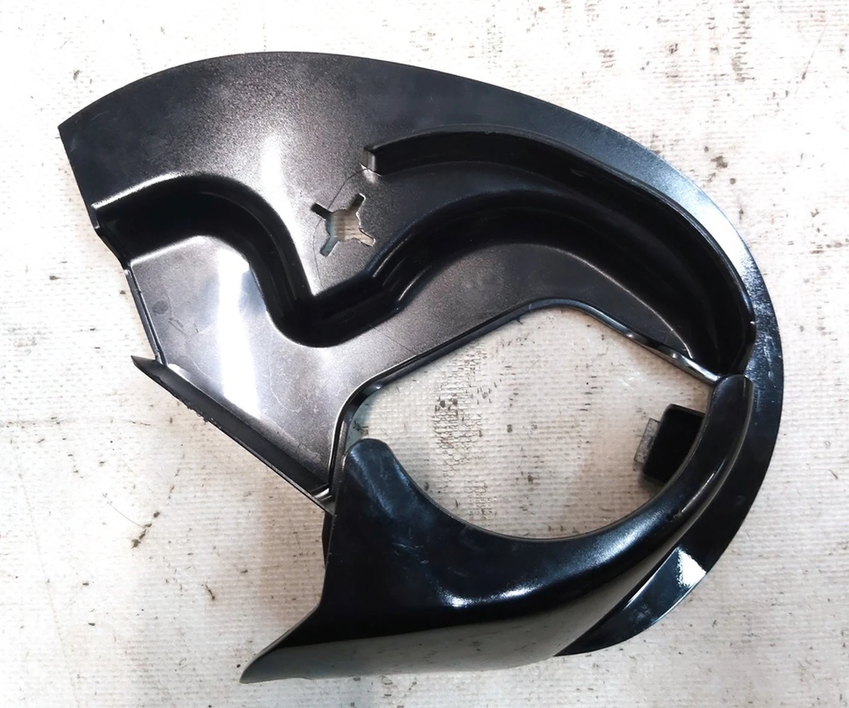 9 Проставка нижньої лівої накладки пасажирського сидіння глянсова Tesla model S REST, model X AG151890-X4