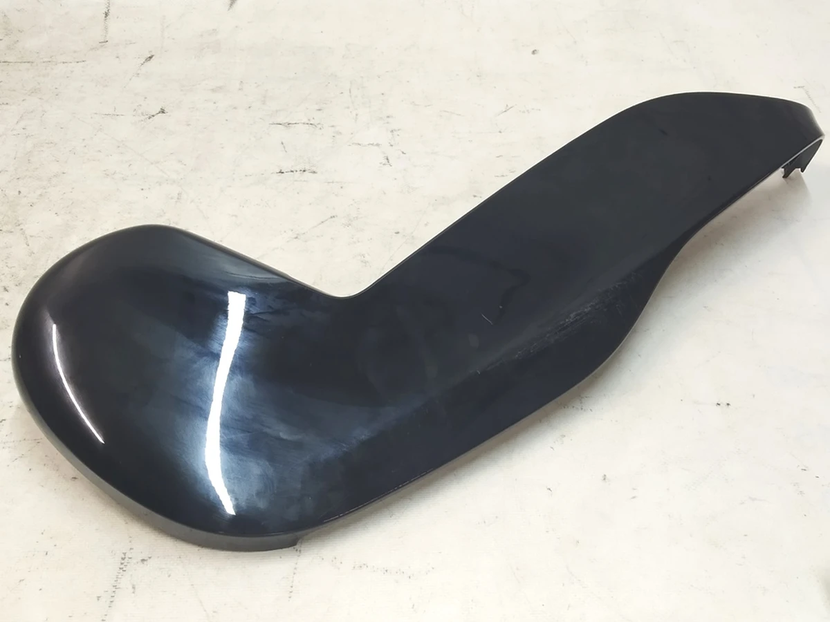 5 Накладка декоративна сидіння водія нижня права глянцева (пошкодження) Tesla model S, model X 1066595-00-A