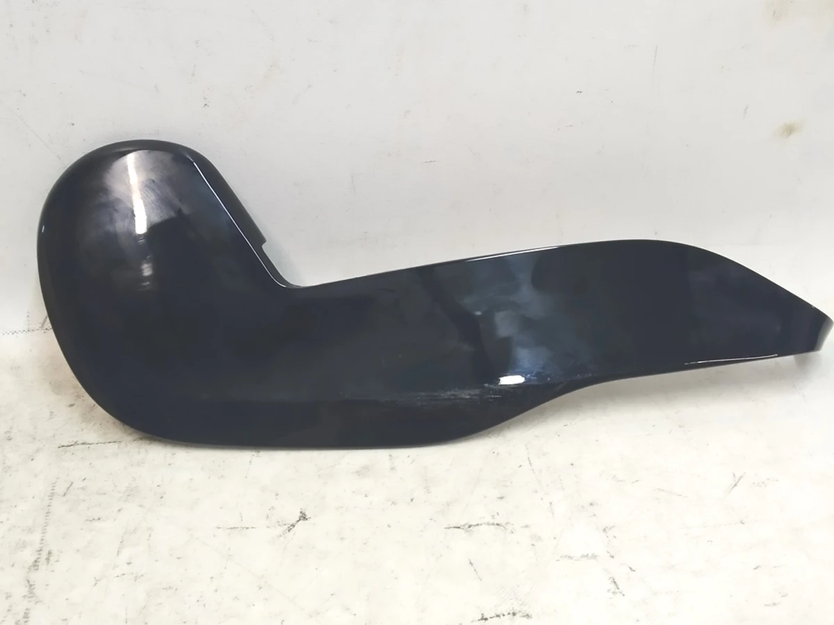 5 Накладка декоративна сидіння водія нижня права глянцева (пошкодження) Tesla model S, model X 1066595-00-A