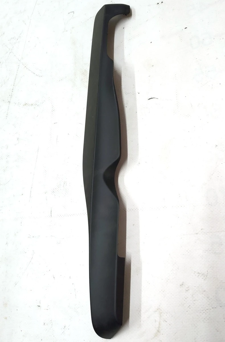 14 Накладка декоративная салазок сиденья водителя нижняя правая длинная с повреждением Tesla model X 1066617-00-A