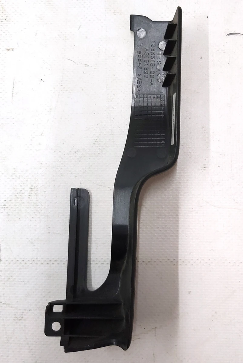 17 MX 1R RAIL CVR ALL SEAT LH INR FRT with damage Tesla model X 1066618-00-A