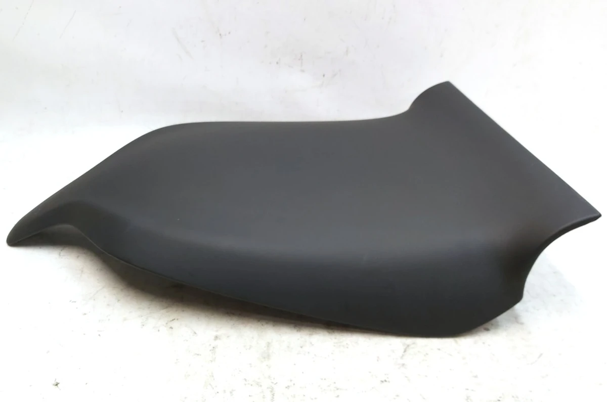 1 Чохол-накладка ззаду спинки сидіння 1-го ряду шкіра з пошкодженням Tesla model S REST model X 1066790-00-A