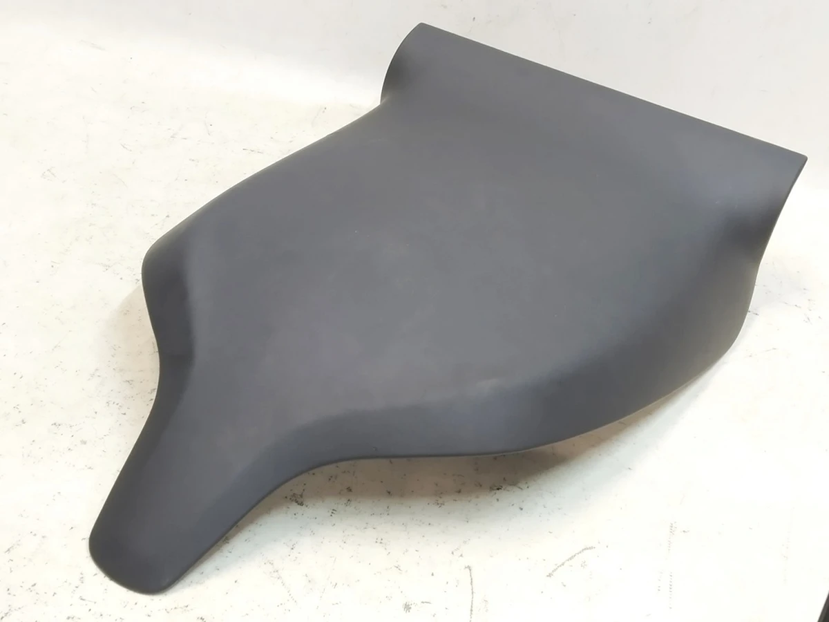 1 Чехол-накладка задняя спинки сиденья 1-го ряда кожзам (повреждение) Tesla Model S REST, Model X 1066790-00-A