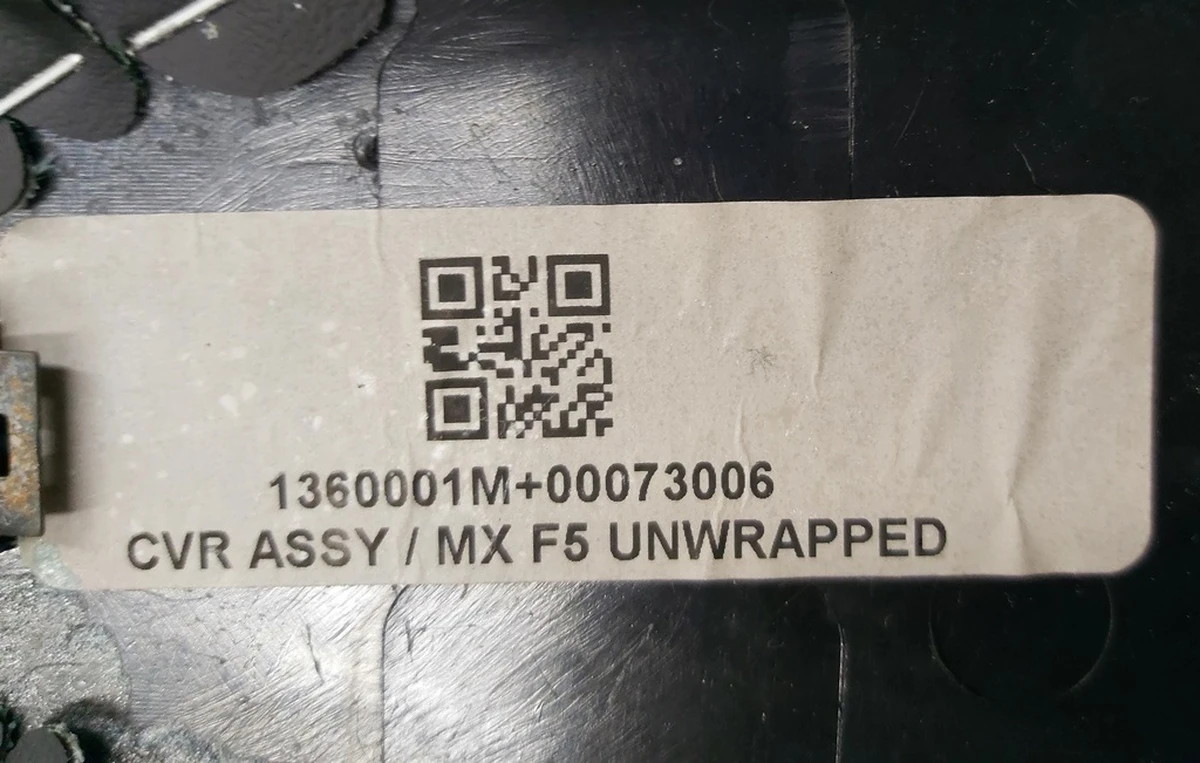 1 Чохол-накладка задня спинка сидіння водія/пасажира шкіра з пошкодженням Tesla model S REST model X 1066790-00-A