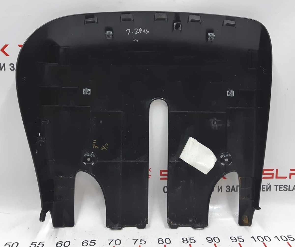 5 Накладка декоративна сидіння 2-го ряду нижня ліва глянцева Tesla model X 1066880-00-C