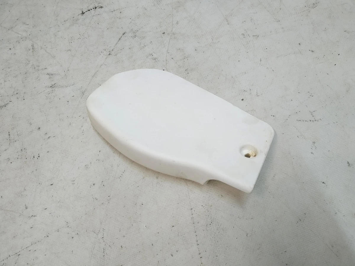 7 Накладка відхилення 3-го ряду сидінь біла (white ) ліва вживана Tesla Model X 1066891-01-C