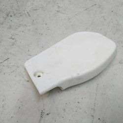 8 Накладка відкидання 3-го ряду сидінь біла (white) права вживанаTesla Model X 1066892-01-C