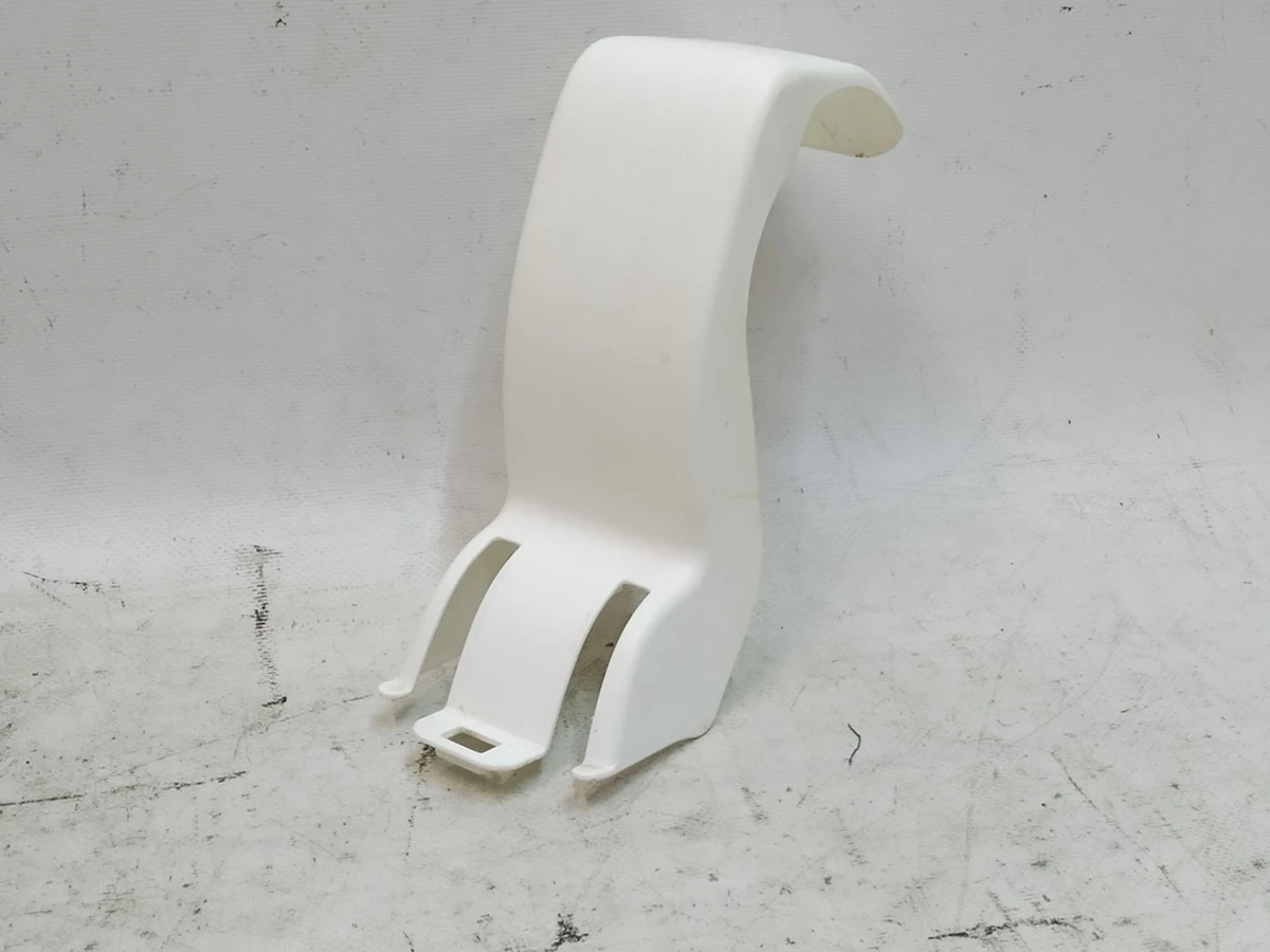 12 Накладка відкидання 3-го ряду сидінь біла (white) центральна вживана Tesla Model X 1066893-01-C 12 Накладка відкидання 3-го ряду сидінь біла (white) центральна вживана Tesla Model X 1066893-01-C