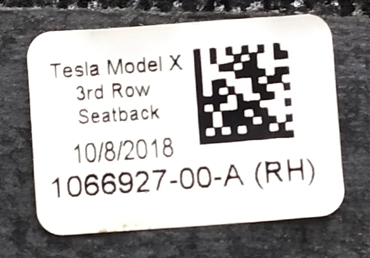 15 Чохол-накладка задня спинки сидіння 3-го ряду права Tesla model X 1066927-00-A