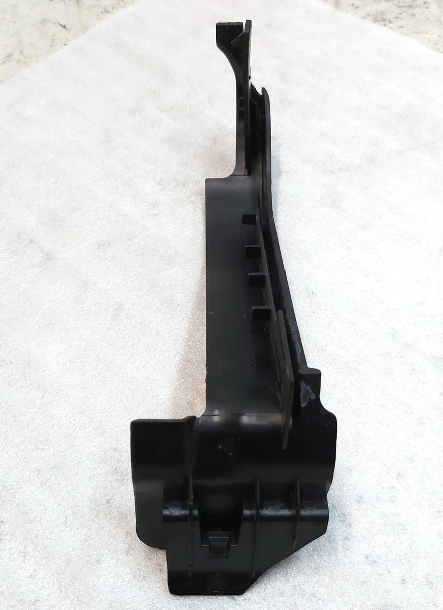 17 Кронштейн килимового покриття заднього багажника лівий Tesla model X 1066955-99-A