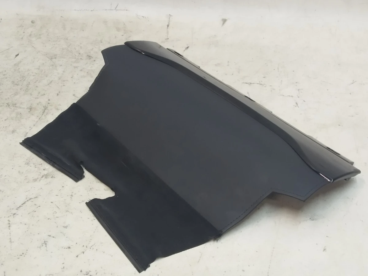 3 Чехол-накладка (кожа) нижняя водительского/пассажирского сиденья глянцевая Б/У Tesla Model S REST, Model X 1088150-00-B