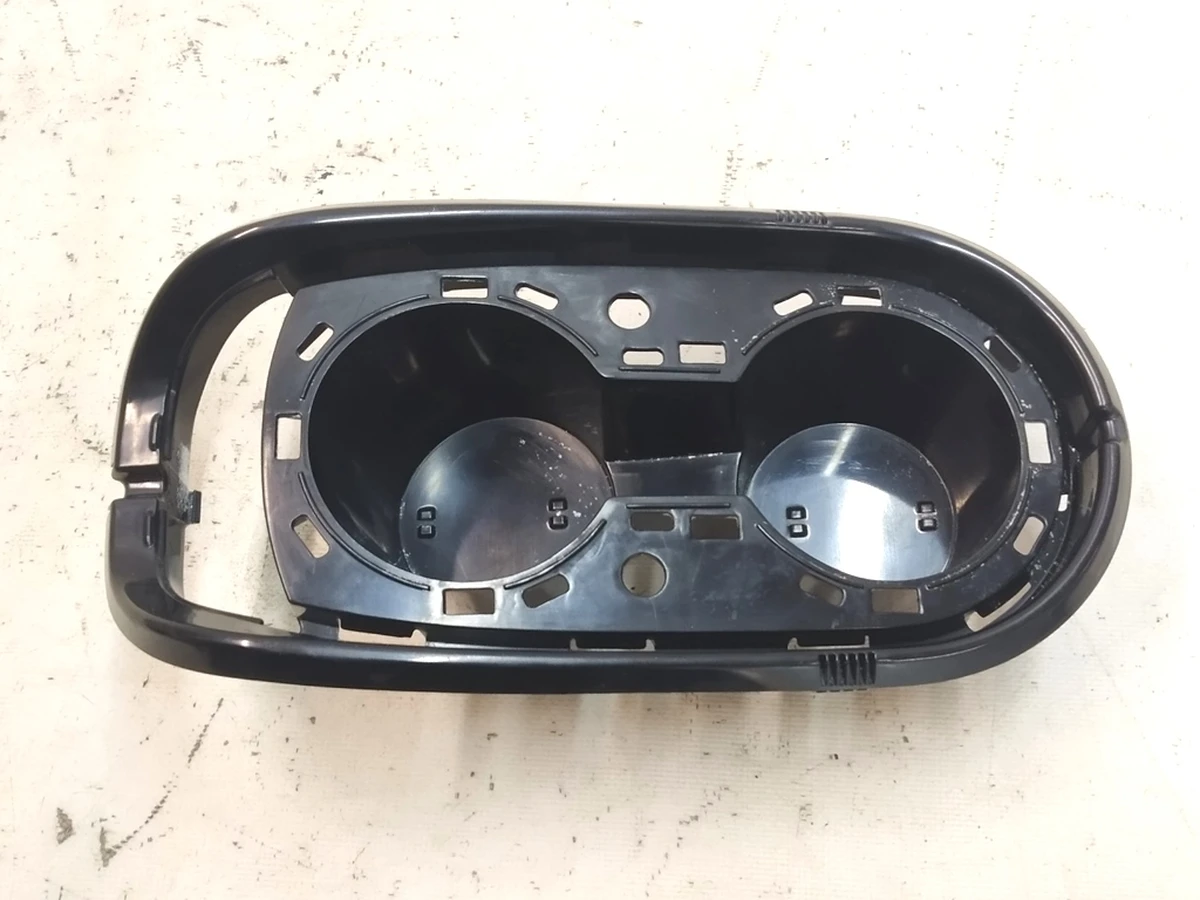 2 Подстаканник 3-го ряду сидінь AG 151550 Tesla Model X 1067414-00-A