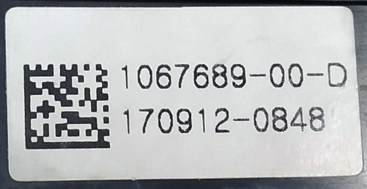 1 Блок регулировки положения пассажирского сиденья Tesla model S REST, model X 1067689-00-D