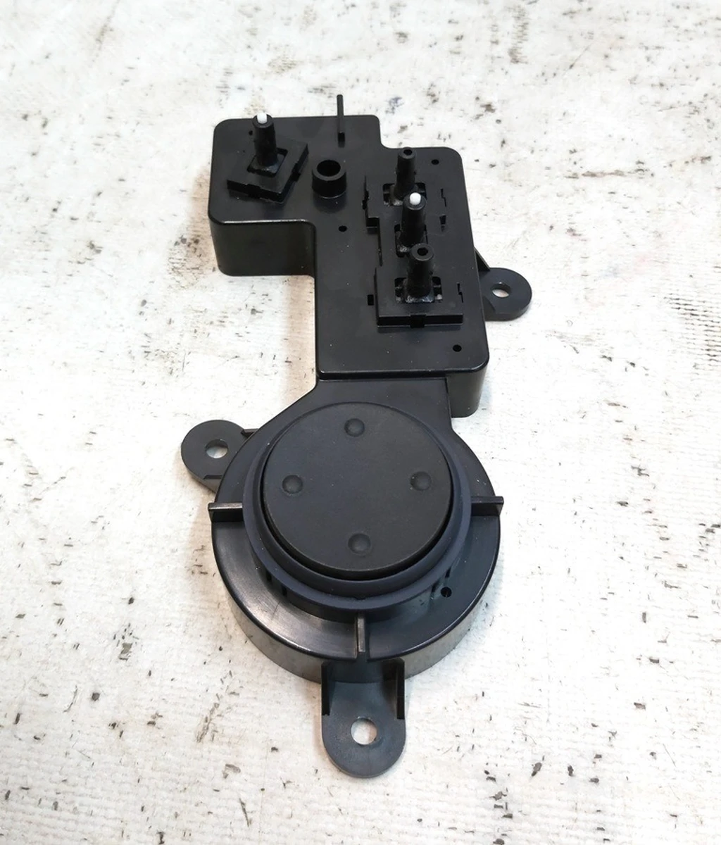 1 Блок регулировки положения водительского сиденья Tesla model S REST, model X 1067690-00-D