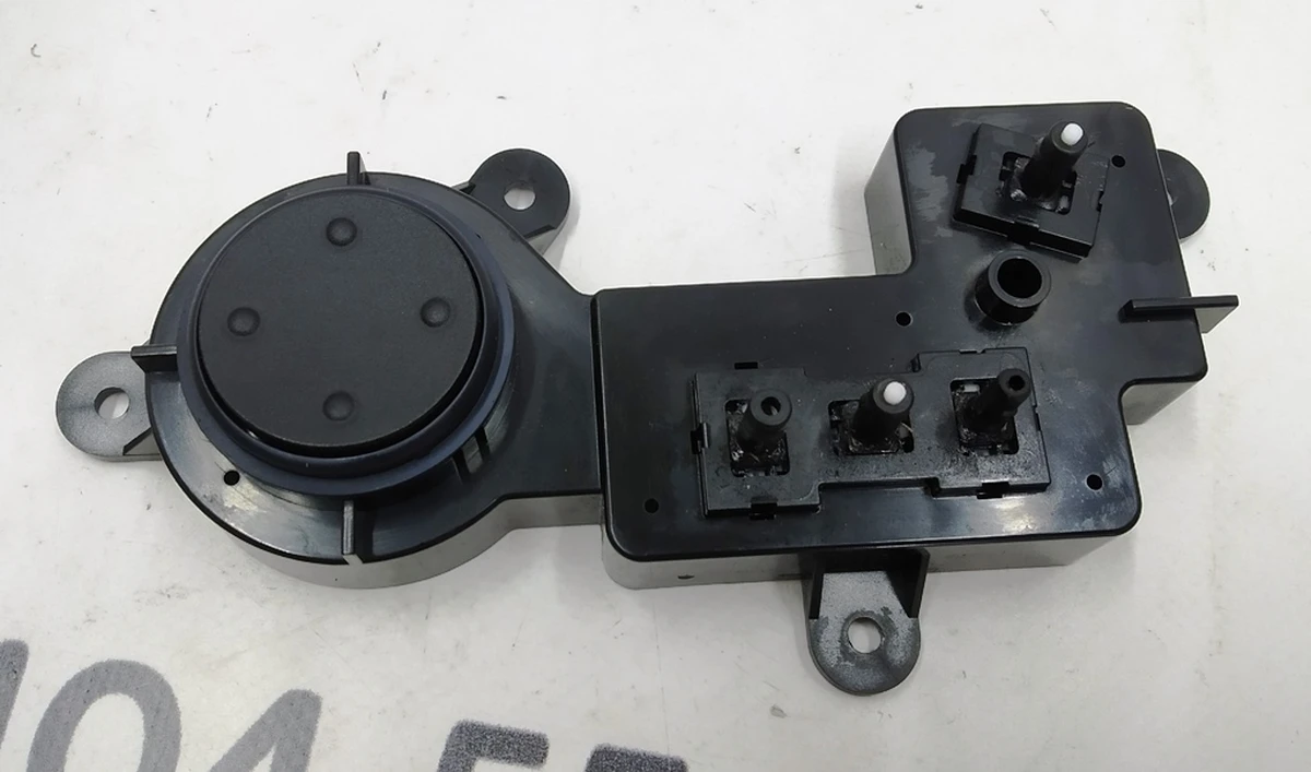 1 Блок регулировки положения водительского сиденья Tesla model X, model S REST 1067690-00-D