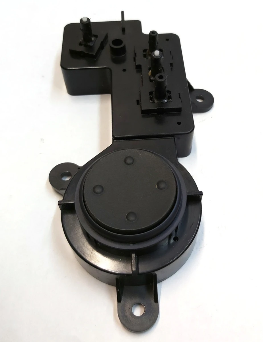 1 Frt LH seat switch MIC Tesla model S REST, model X 1067690-00-D