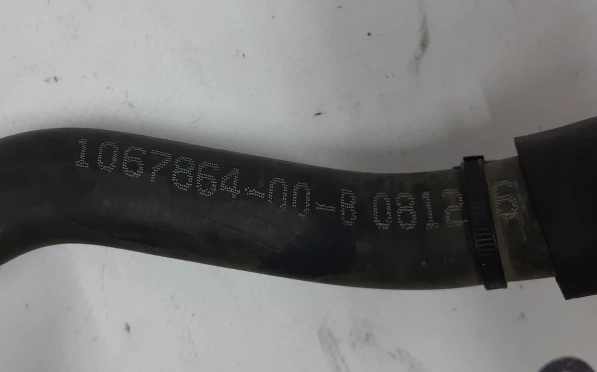 38 Шланг клапан 3-х ходовой-4-х ходовой Tesla model S REST 1067864-00-B