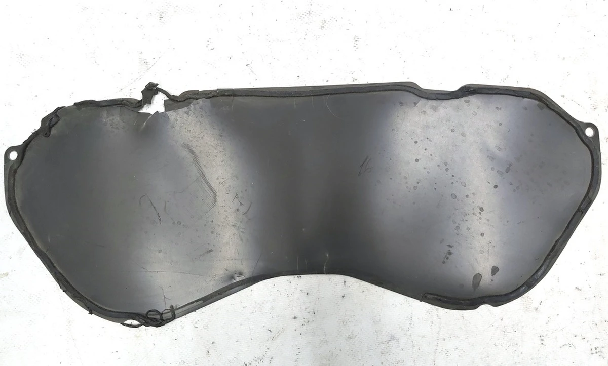 1 Накладка внутрішні двері задньої правої з пошкодженням Tesla model S 1067943-00-A