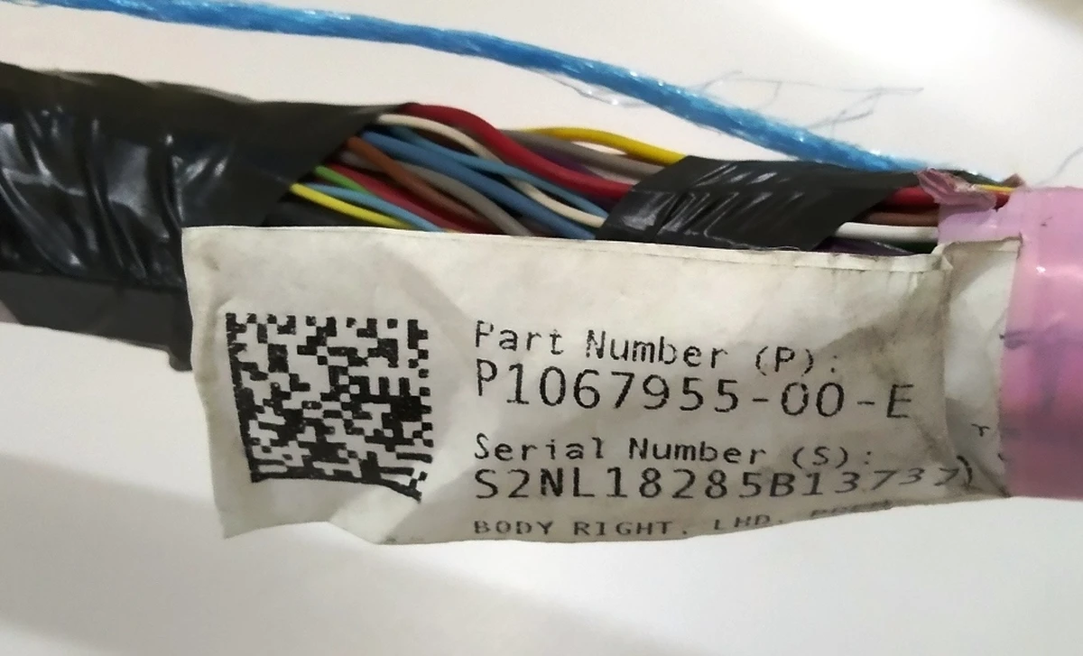 2 Электропроводка салона правая Premium Tesla model 3 1067955-00-G