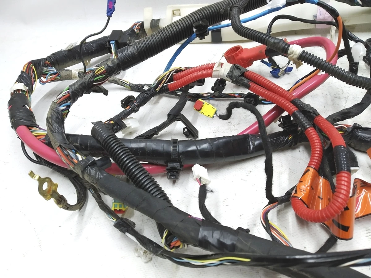 2 Электропроводка салона правая Premium со следами окисления Tesla model 3 1067955-00-G