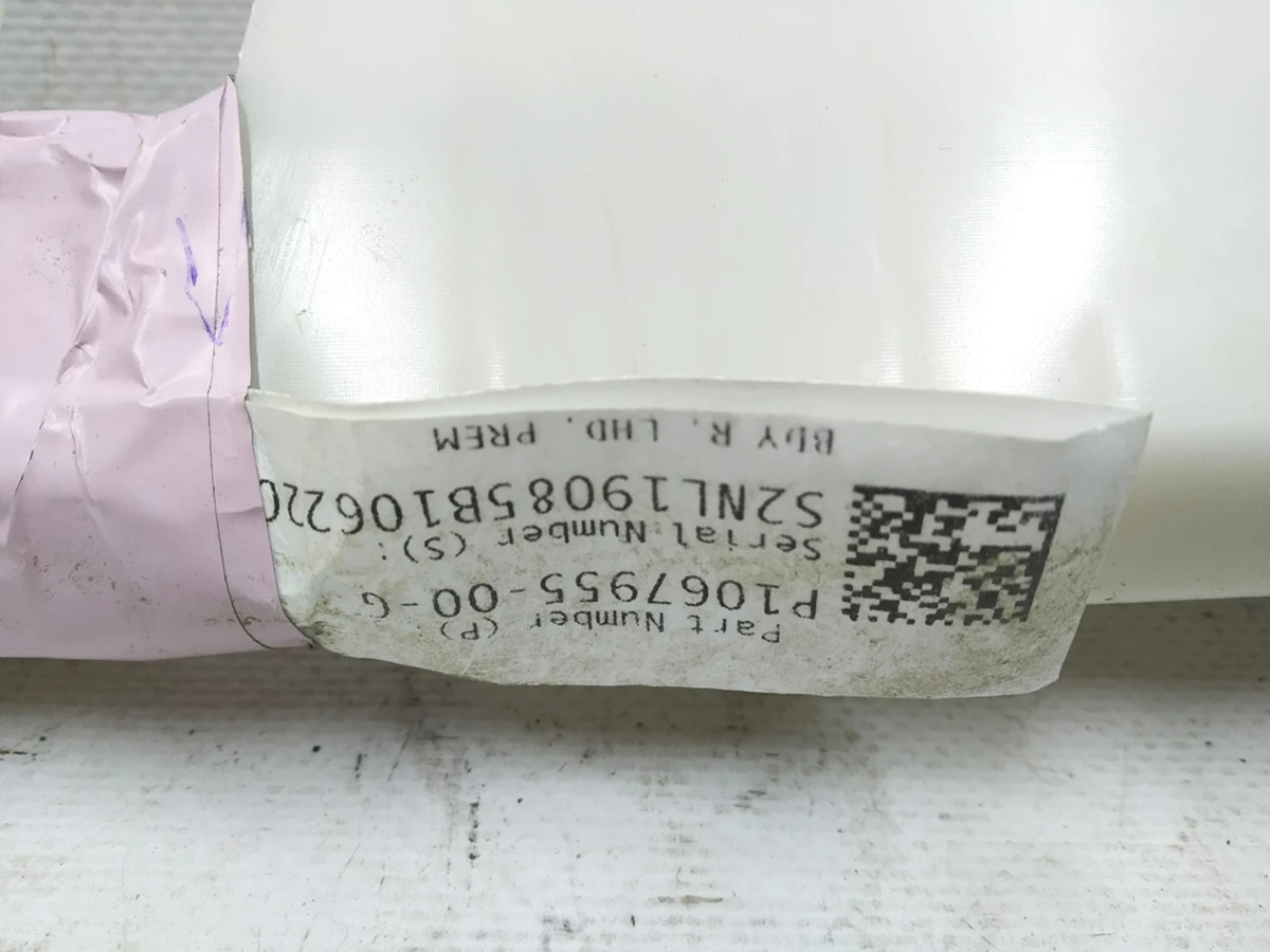 2 Электропроводка салона правая Premium со следами окисления Tesla model 3 1067955-00-G