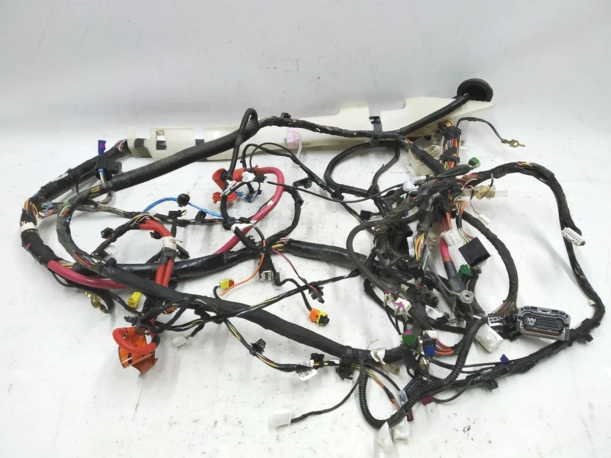 2 Электропроводка салона правая Premium со следами окисления Tesla model 3 1067955-00-G