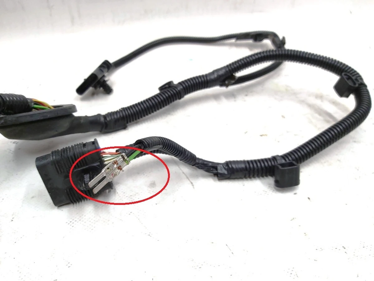 2 Електропроводка салону права Premium з пошкодженням Tesla model 3 1067955-00-G