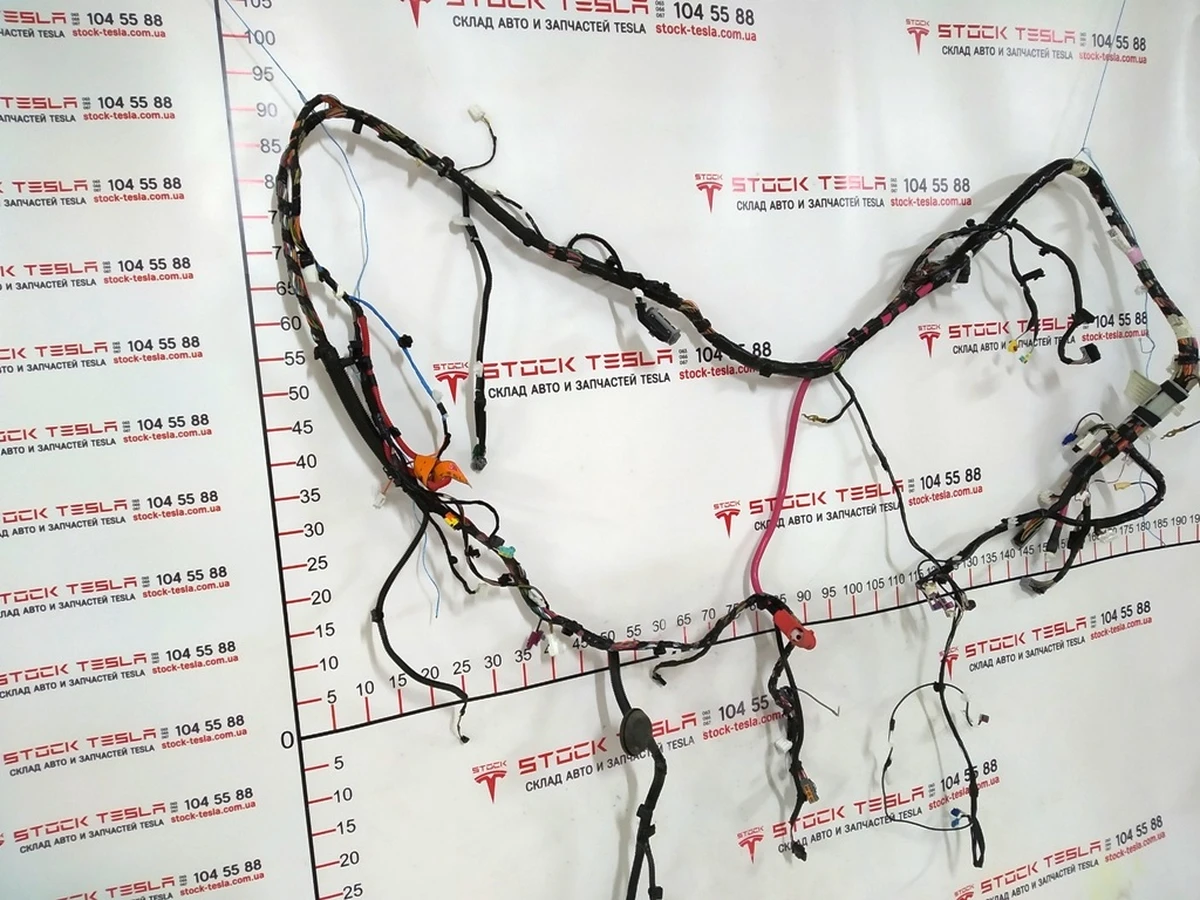 2 Електропроводка салону права Premium з пошкодженням Tesla model 3 1067955-00-G