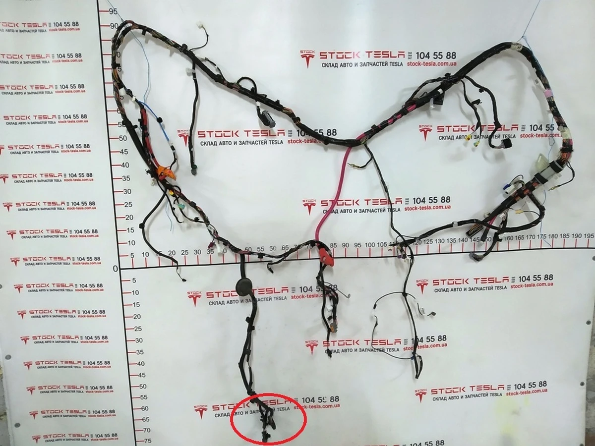 2 Електропроводка салону права Premium з пошкодженням Tesla model 3 1067955-00-G