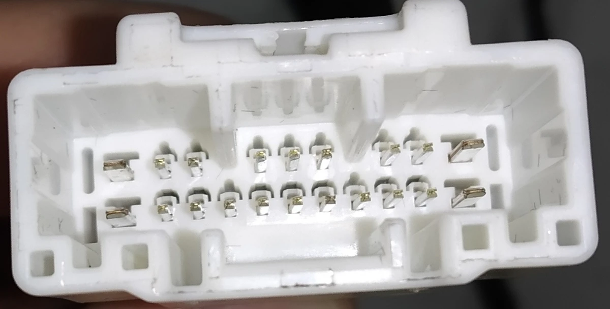 2 Електропроводка центральної консолі PREMIUM у зборі Tesla model 3 1067956-02-D