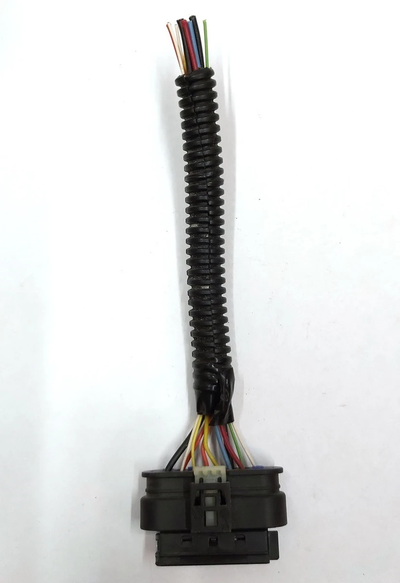 Connector (chip) for front bumper PA66GF25 (female) 807-445 RH Tesla model 3 1067958-00-E
