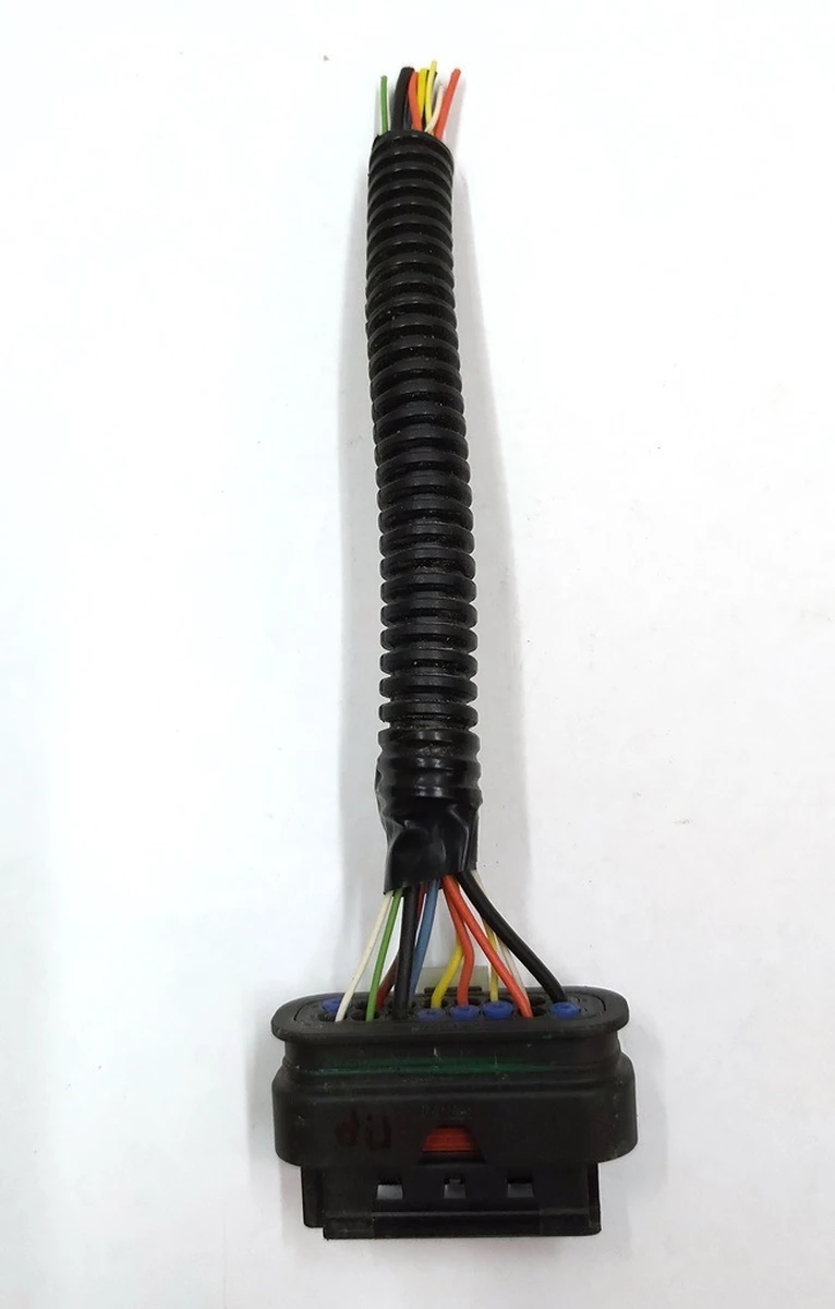 Connector (chip) for front bumper PA66GF25 (female) 807-445 RH Tesla model 3 1067958-00-E