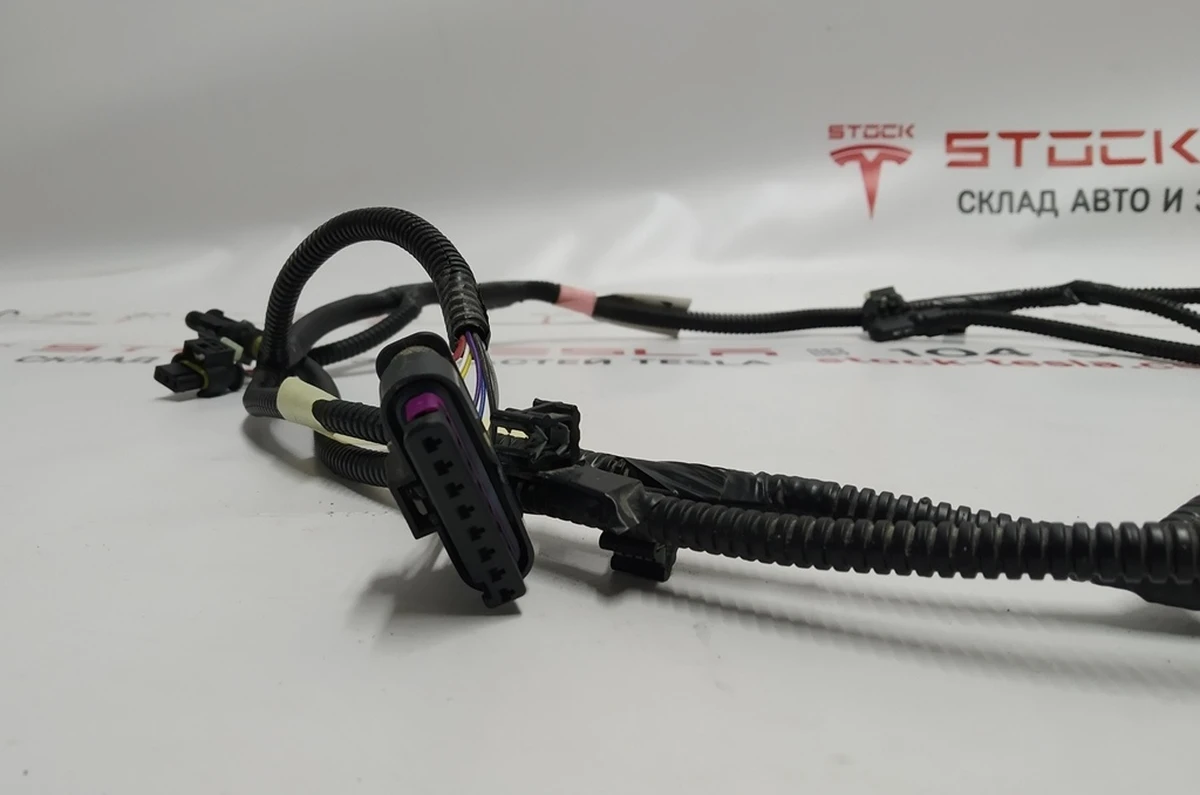 2 Електропроводка бампера заднього (6 парктроников) Tesla model 3 1067959-00-E