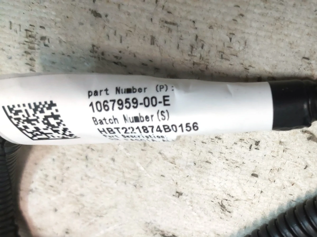 2 Електропроводка бампера заднього (6 парктроніків) Tesla model 3 1067959-00-E