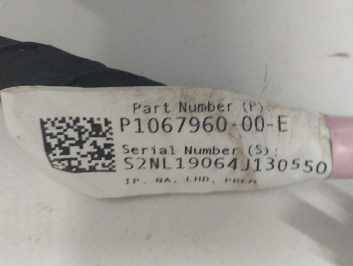 1 Електропроводка інструментальної панелі (торпедо) RWD Tesla model 3 1067960-00-F