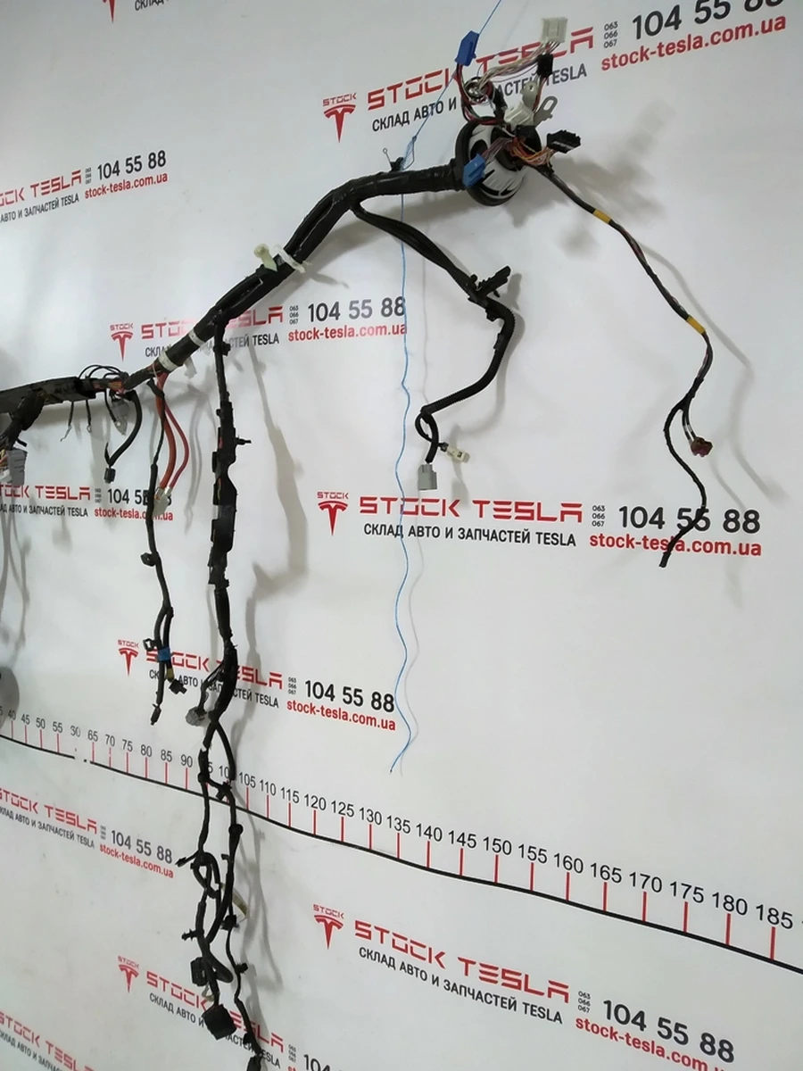 3 Електропроводка підкапотна NA Premium RWD зі слідами окиснення Tesla model 3 1067964-02-F