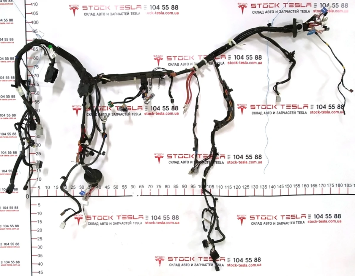 3 Електропроводка підкапотна NA Premium RWD зі слідами окиснення Tesla model 3 1067964-02-F