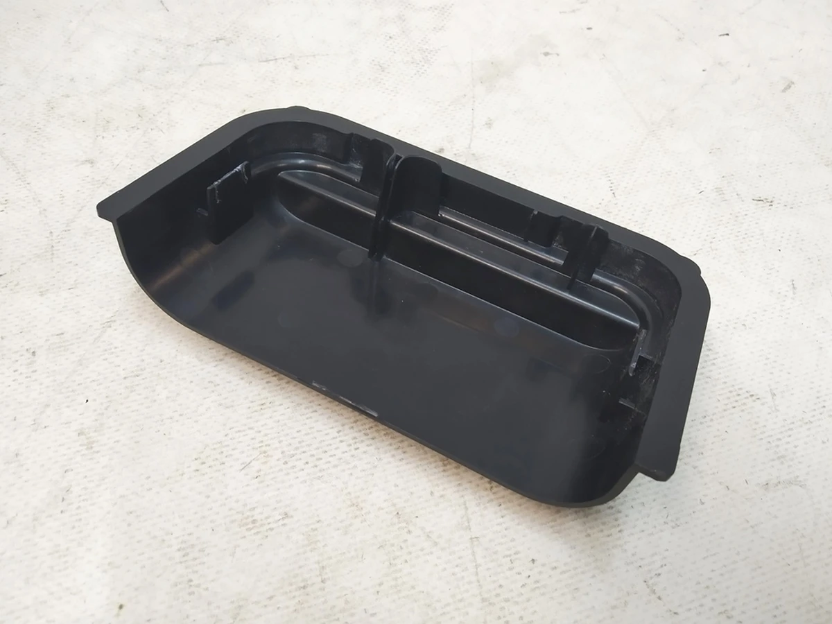 21 Крышка вентиляционного клапана заднего багажника Tesla Model X 1068034-00-C