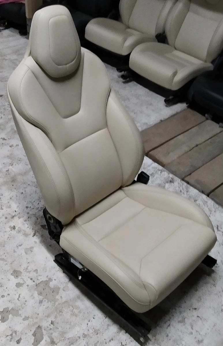 2 Сидіння пасажирське у зборі PUR CRM (без декоративних накладок) Tesla model X 9876524-03-A