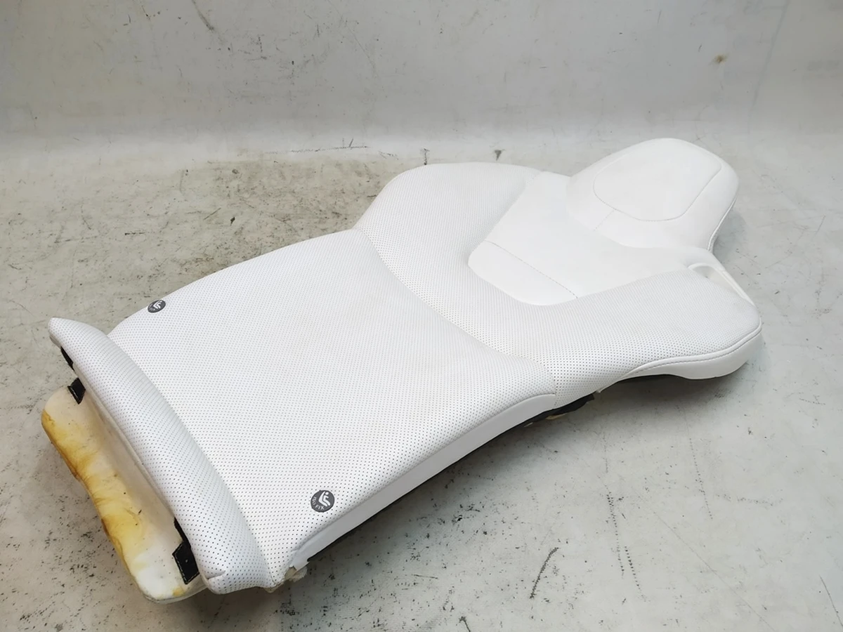 10 Спинка сидіння 2-го ряду LUX ULTRA WHITE з пінним наповненням ліва 1068126 Tesla Model X 1076089