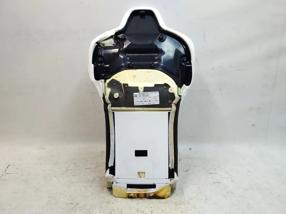 10 Спинка сидіння 2-го ряду LUX ULTRA WHITE з пінним наповненням ліва 1068126 Tesla Model X 1076089